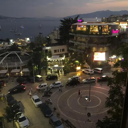 Center 公寓 Sarandë